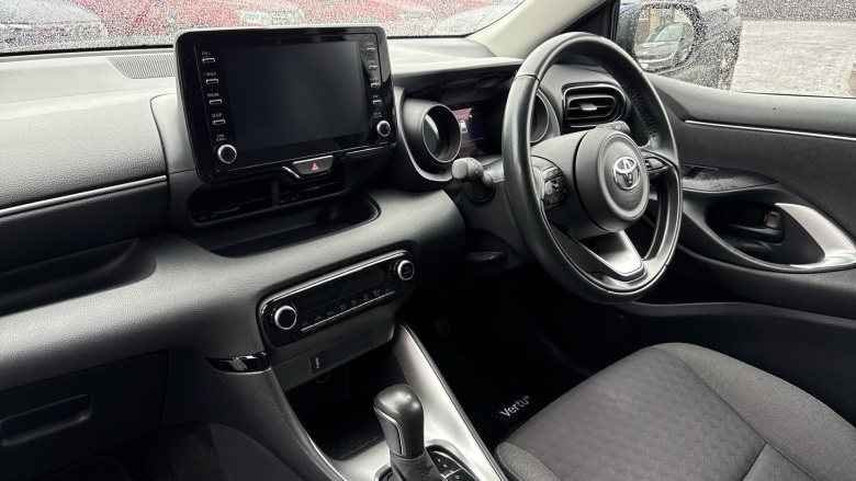 Toyota Yaris 1.5 Hybrid Design 5dr CVT Hybrid Hatchback